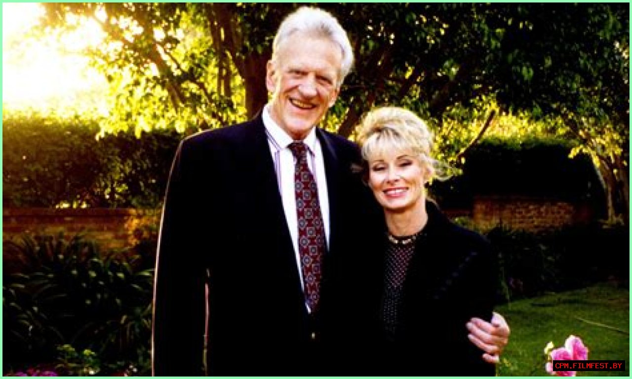 Meet Janet Surtees: (James Arness’ wife) – All about her
